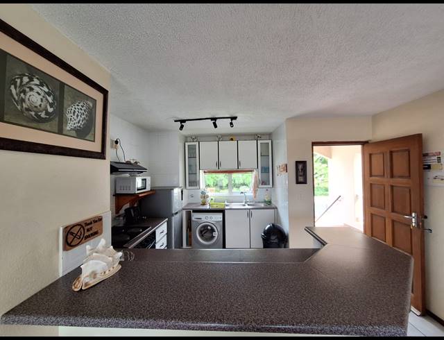 2 BEDROOM APARTMENT FOR SALE IN UVONGO